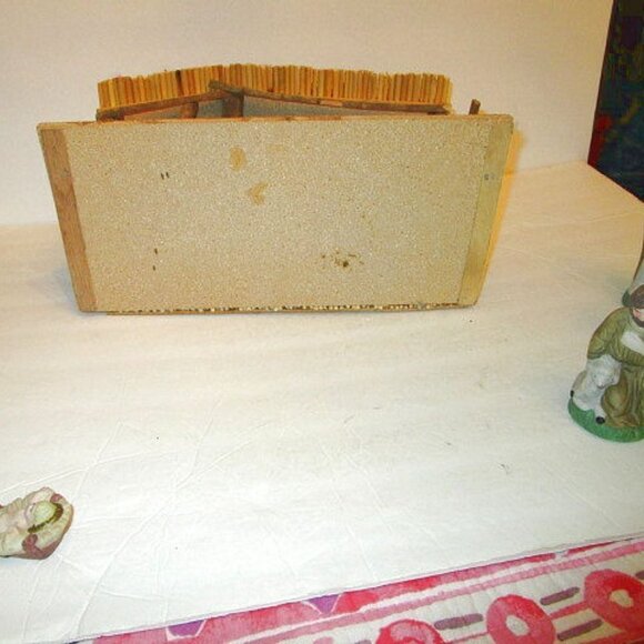 16” Wood CRECHE Stable NATIVITY SET With 9 PORCELAIN Figures JESUS Animals VTG - Picture 11 of 12